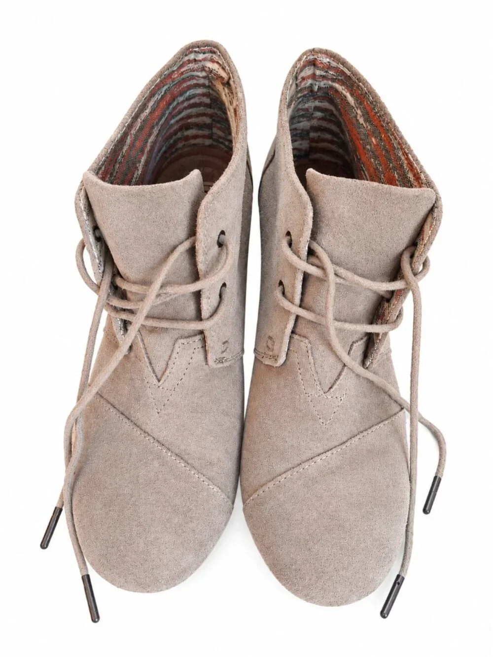 TOMS Desert Wedge Taupe Sz 10 Lace Up Ankle Booties Boho Suede Chukka
